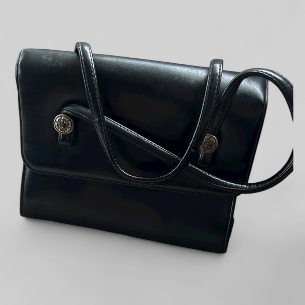 Vintage minimalist black leather unbranded handbag snap closure accordion retro